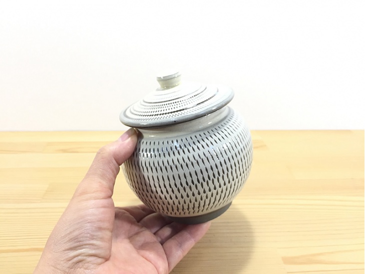 2合壺 飛び鉋（とびかんな）｜壺｜おんた家｜小鹿田焼の器、お皿、丼