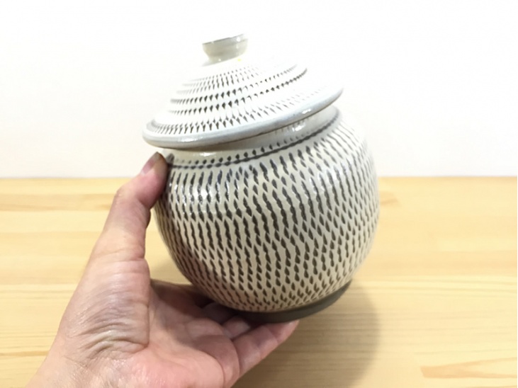 5合壺 飛び鉋｜壺｜おんた家｜小鹿田焼の器、お皿、丼、湯呑み、茶碗