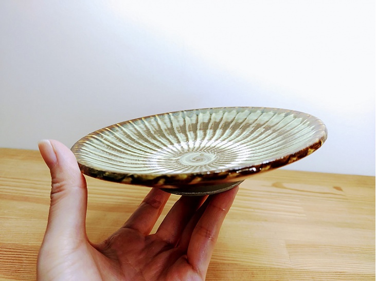 5寸皿 打ち刷毛目|小皿・大皿|おんた家|小鹿田焼の器、お皿 5寸皿 打ち刷毛目|小皿・大皿|おんた家|小鹿田焼の器、お皿