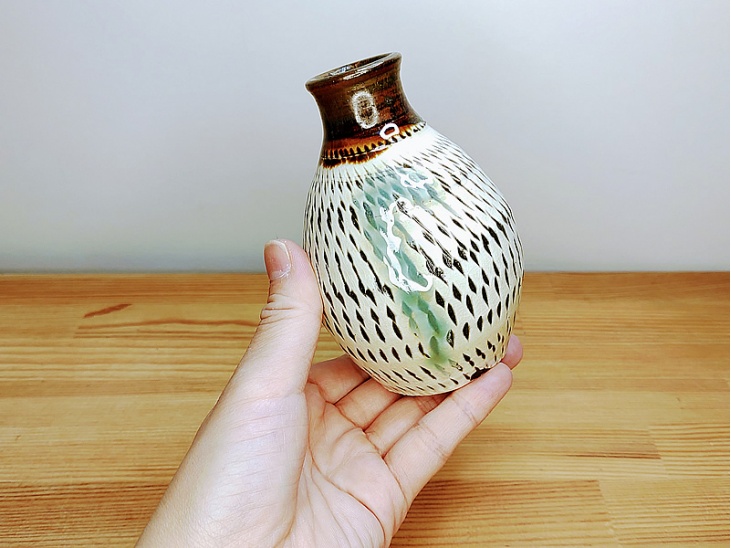 1合徳利 飛び鉋(とびかんな)打ち掛け｜酒(ぐい呑・猪口・徳利)｜おん