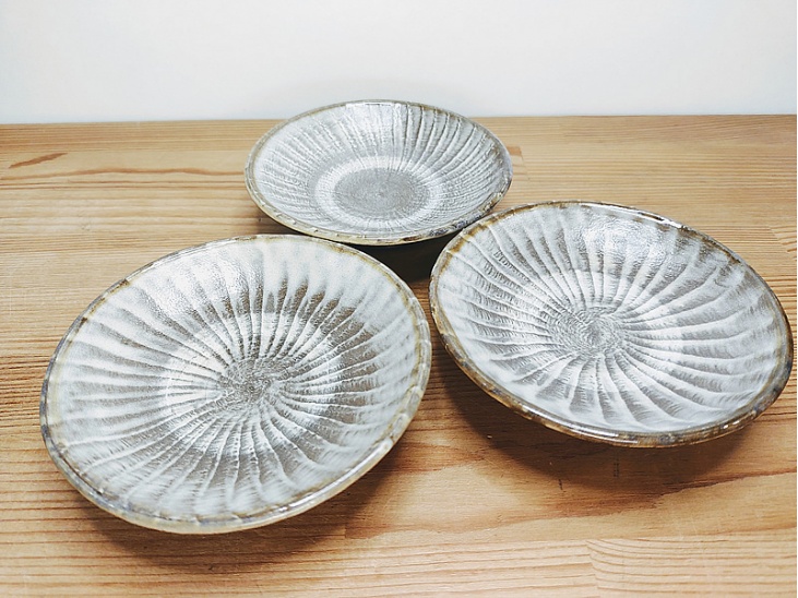 小鹿田焼 刷毛目　大皿 30cm、高さ5.5cm 小鹿田焼 刷毛目 大皿 30cm、高さ5.5cm