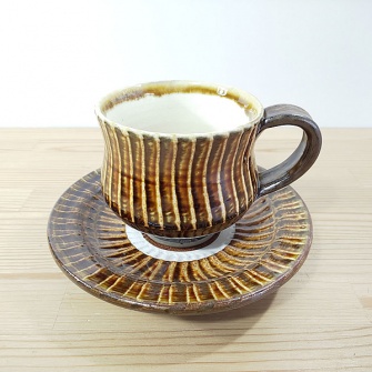 小鹿田焼のコーヒーカップセット　刷毛目　茶
