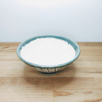 小鹿田焼の茶碗　白　刷毛目