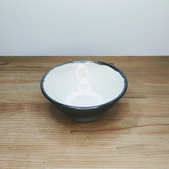 小鹿田焼の【割引中！】茶碗　飛び鉋(とびかんな)　黒